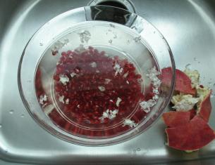 Clean pomegranate